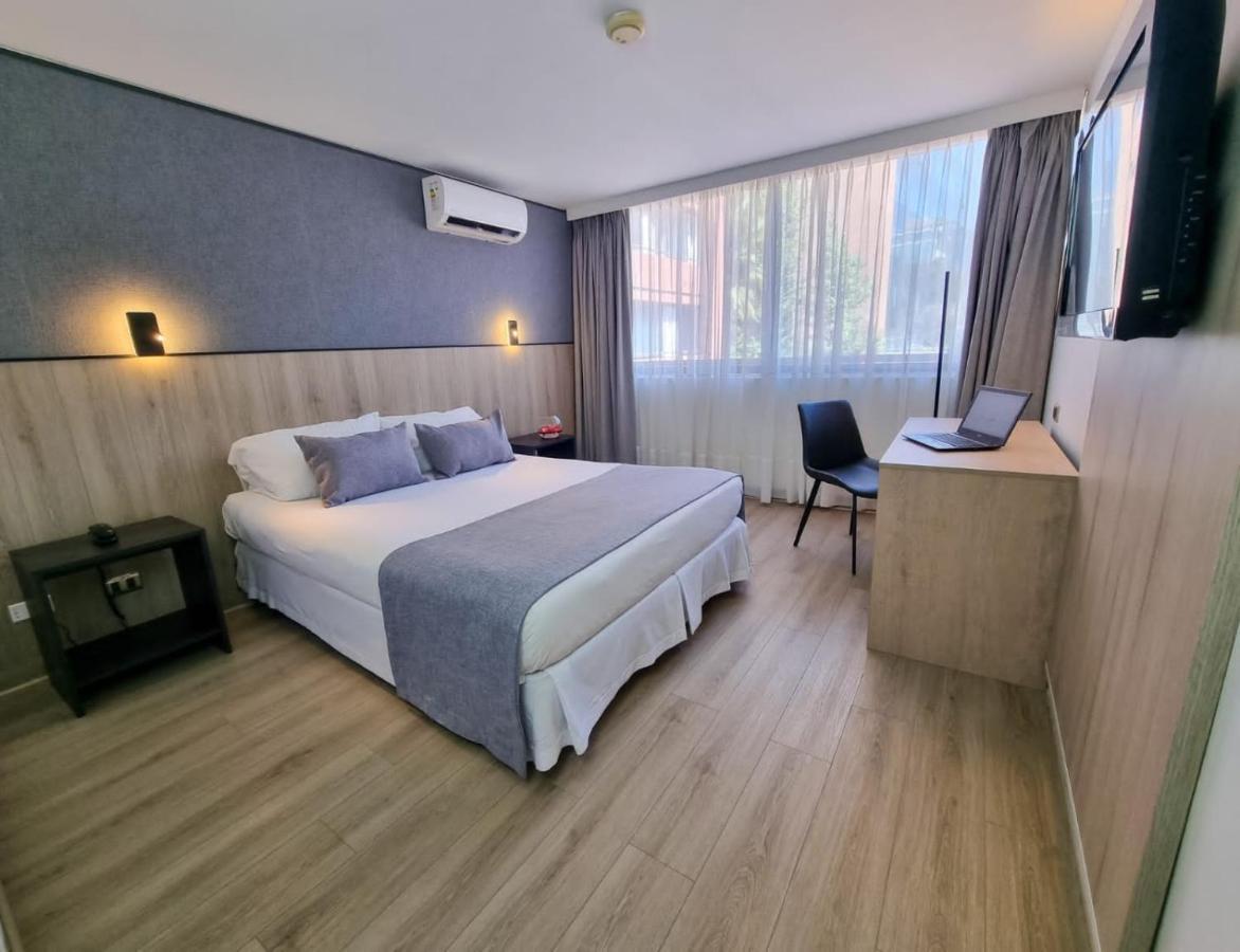 Panamericana Hotel Providencia ซานติอาโก ภายนอก รูปภาพ