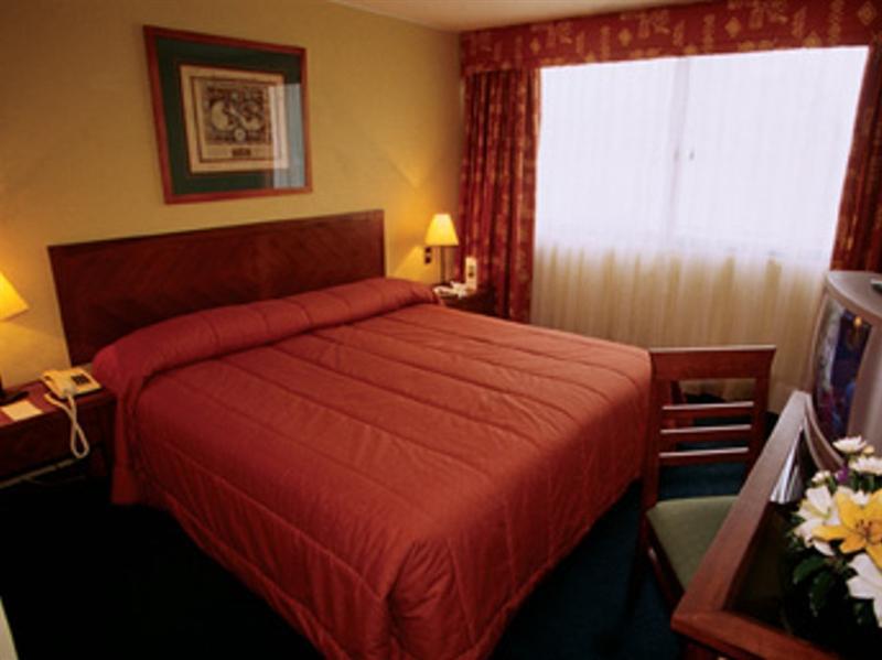 Panamericana Hotel Providencia ซานติอาโก ภายนอก รูปภาพ