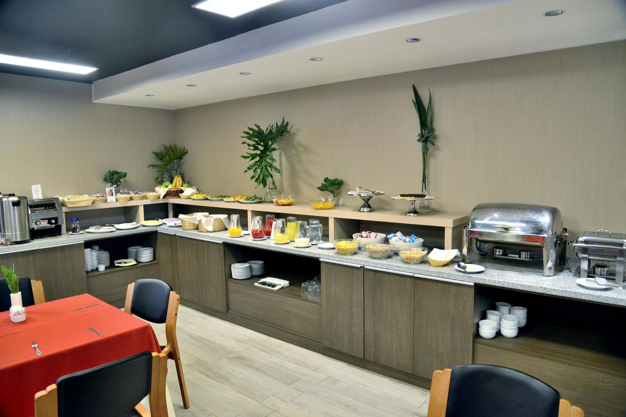 Panamericana Hotel Providencia ซานติอาโก ภายนอก รูปภาพ
