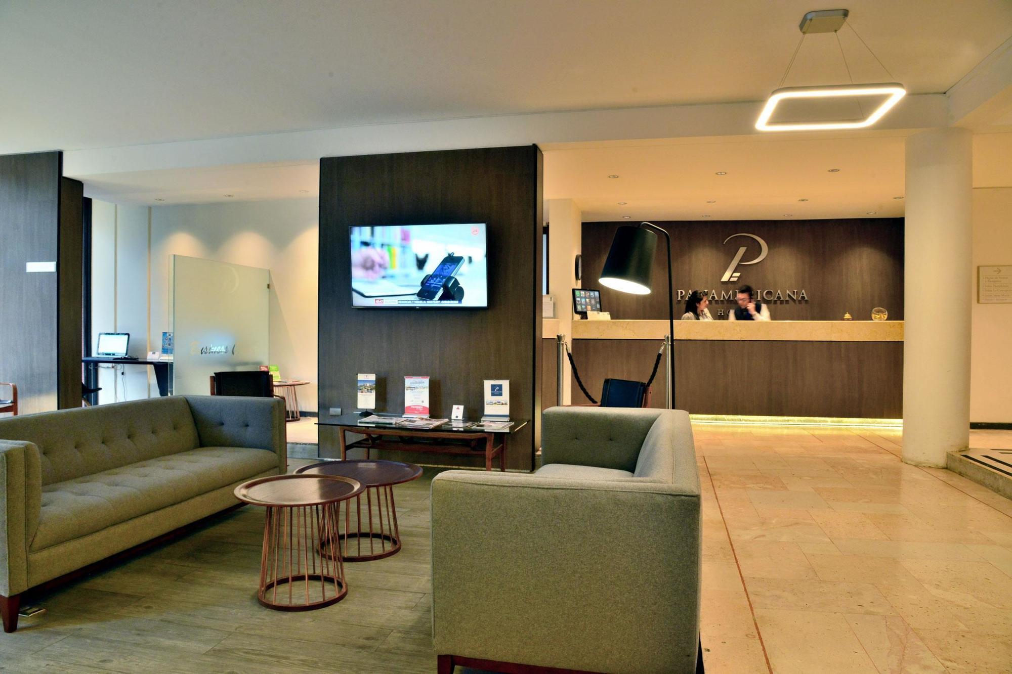 Panamericana Hotel Providencia ซานติอาโก ภายนอก รูปภาพ