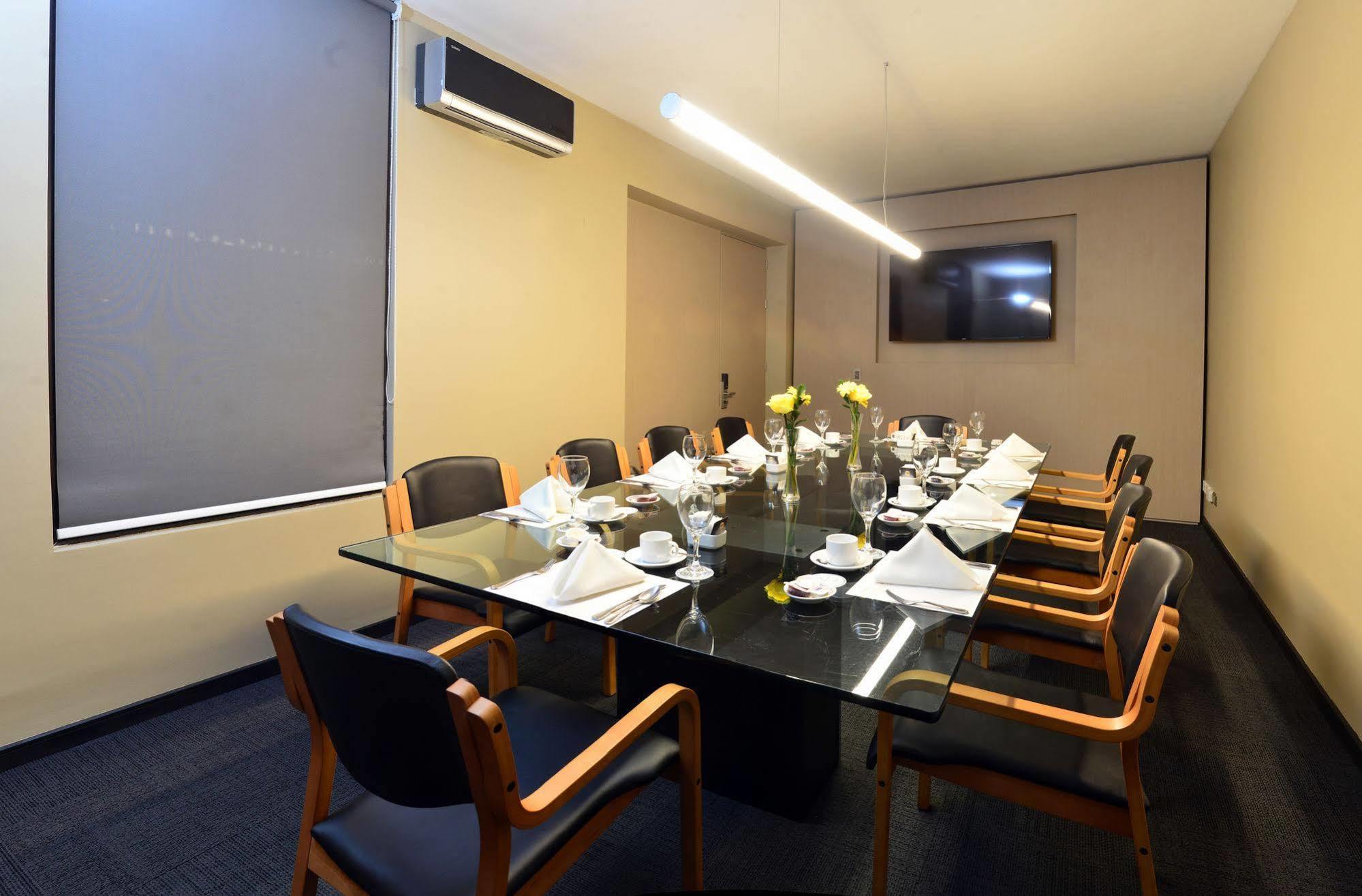 Panamericana Hotel Providencia ซานติอาโก ภายนอก รูปภาพ