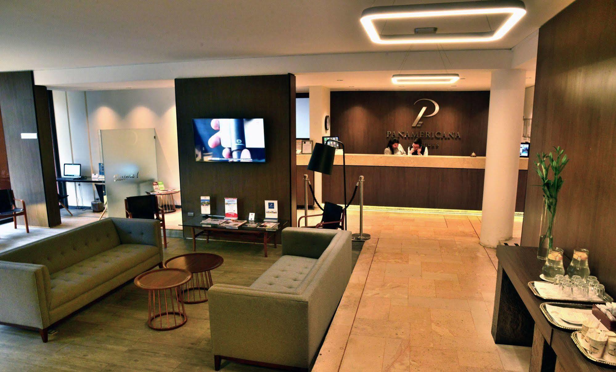 Panamericana Hotel Providencia ซานติอาโก ภายนอก รูปภาพ
